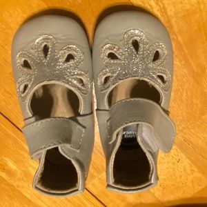 Livie and Lucia 6-12 months